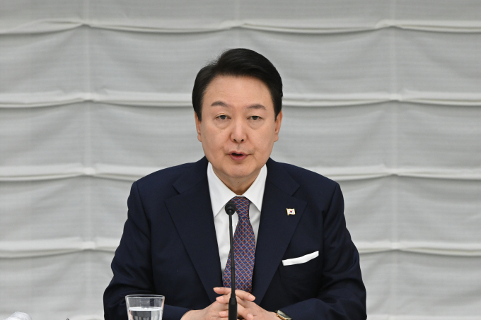 27일 양곡관리법 대응 방안과 관련해 윤석열 대통령이 "긴밀한 당정 협의를 통해 의견을 모아달라"고 당부했다. 사진은 지난 17일 도쿄 일본경제단체연합회관에서 열린 한일 비즈니스라운드 테이블에서 발언하는 윤 대통령. /사진=뉴스1(대통령실 제공)