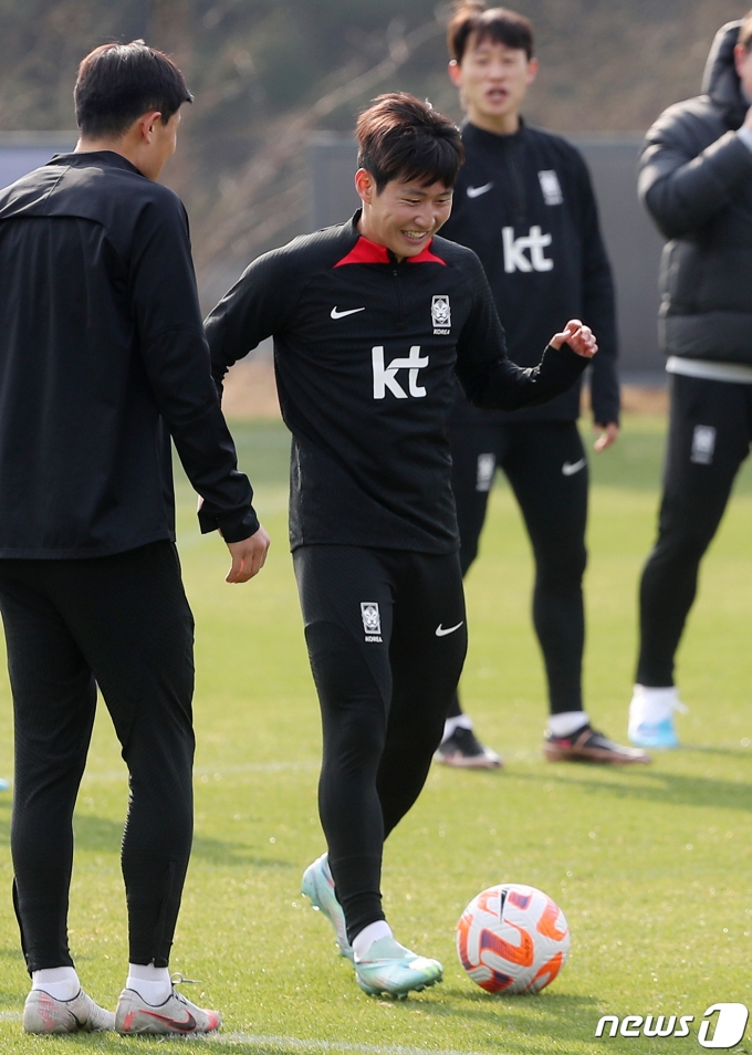 대한민국 축구 국가대표팀 이강인이 27일 오후 경기도 파주 축구국가대표트레이