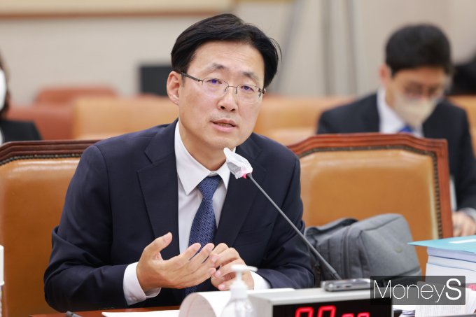 [머니S포토] 김형두 