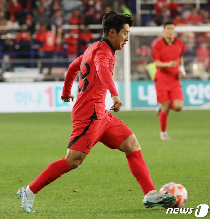 이강인이 24일 오후 울산 문수축구경기장에서 열린 축구 국가대표 평가전 대한민국과 콜롬비아의 경기 후반전에서 드리블하고 있다. 2023.3.24/뉴스1 ⓒ News1 김지혜 기자
