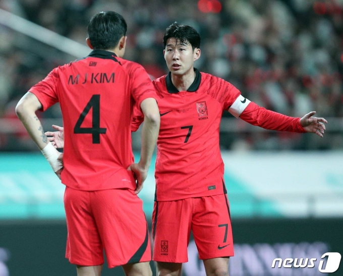 [사진] 캡틴과 철기둥