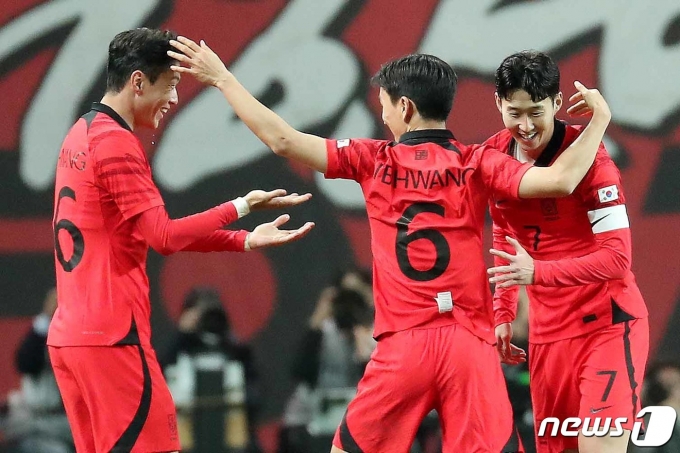 [사진] 황인범 '기분 최고!'