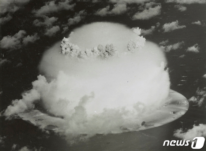 ̱ ȸ   ӿ 1946  ũγ׽þ  Ϻ Űȯʿ ƴ ٹ ߻  ִ. 2014.04.25  =1  News1  