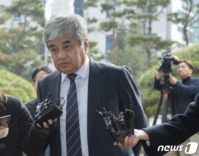 한상혁 방송통신위원장이 22일 서울북부지검에 피의자 신분으로 출석하고 있다.  2023.3.22/뉴스1 ⓒ News1 신웅수 기자