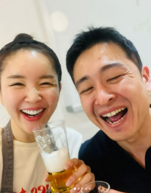 방송인 장영란이 남편과 다정한 일상을 공개했다.  사진은 장영란(왼쪽)과 남편 한창. /사진=장영란 인스타그램