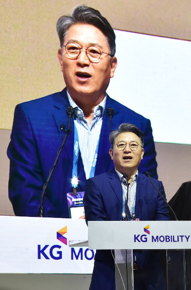 새 주인을 만난 쌍용자동차가 4월3일 새 회사명인 'KG모빌리티'로 변경상장(상호변경)한다. 사진은 지난 30일 열린 서울모빌리티쇼 프레스데이에 참석했던 곽재선 KG그룹 회장. /사진=임한별 기자