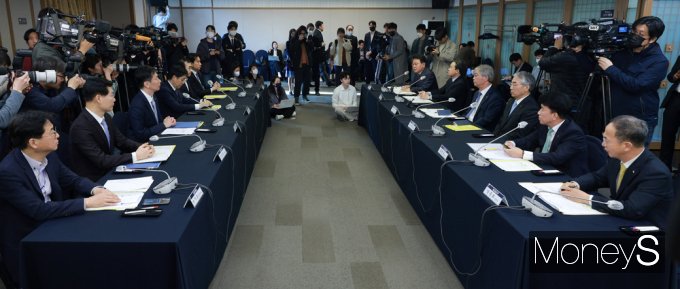 [머니S포토] 금융위 