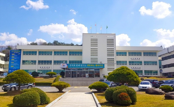 무안군 청사 전경.