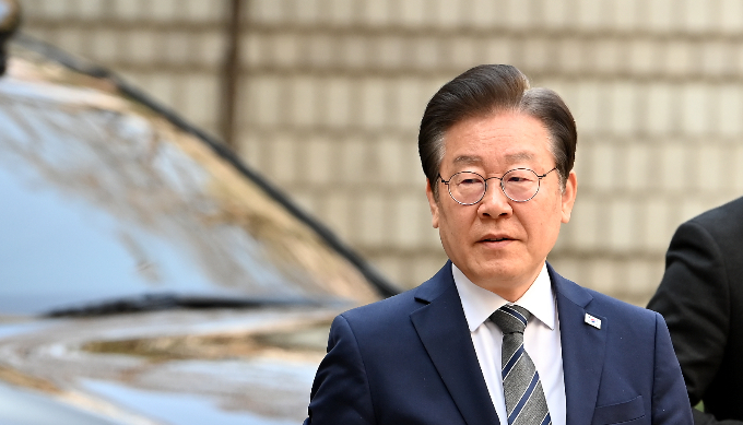 하영제 국민의힘 의원에 대한 체포동의안이 국회 본회의에서 가결되자 이재명 더불어민주당 대표를 둘러싼 '방탄' 논란이 심화되고 있다. 사진은 지난달 31일 서울 서초구 서울중앙지방법원에서 열린 공직선거법 위반 혐의 공판에 출석한 이재명 민주당 대표. /사진=뉴스1