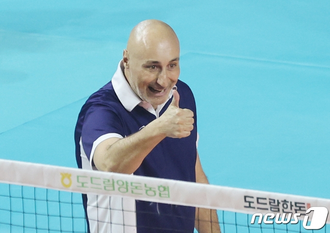 [사진] '따봉'