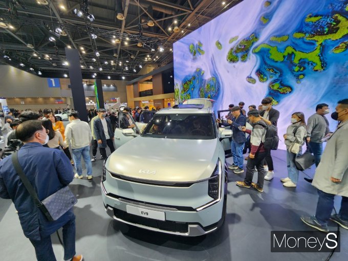 2023서울모빌리티쇼에서 큰 관심을 받은 기아의 대형 전기 SUV EV9/사진=박찬규 기자