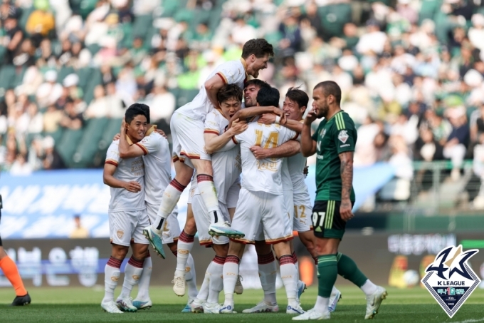 포항 스틸러스와 전북 현대의 경기(한국프로축구연맹 제공)