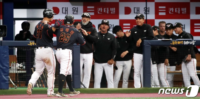 [사진] 다시 앞서가는 한화