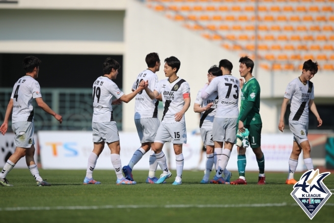 k2 ο  泲FC(ѱ౸ )