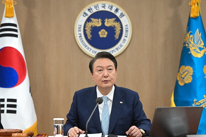 윤석열 대통령의 양곡관리법 개정안 거부권 행사에 대해 긍정 평가보다 부정 평가가 더 높은 것으로 나타났다. 사진은 지난 4일 용산 대통령실 청사에서 열린 제14회 국무회의에서 모두발언을 하는 윤 대통령. /사진=대통령실 제공