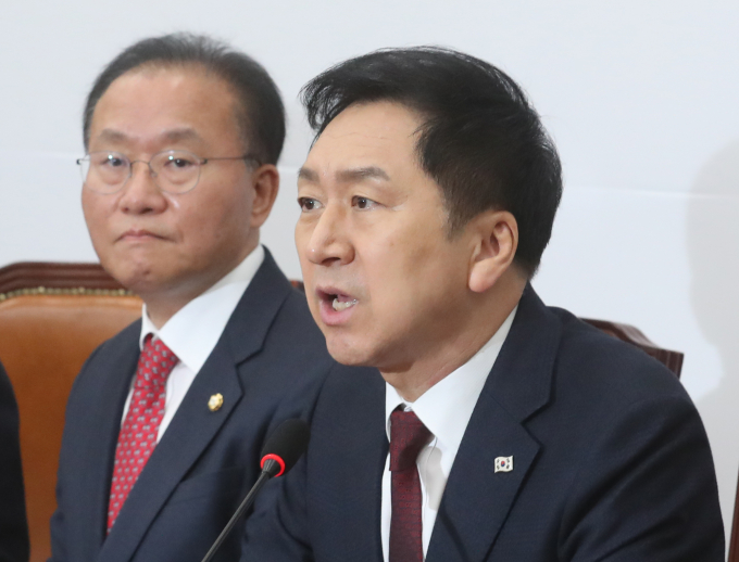 김기현 국민의힘 대표가 미국 중앙정보국(CIA)의 감청 의혹에 대해 진상조사가 선행돼야 한다고 밝혔다. 사진은 10일 서울 여의도 국회에서 열린 국민의힘최고위원회의에서 발언하는 김 대표. /사진=뉴스1