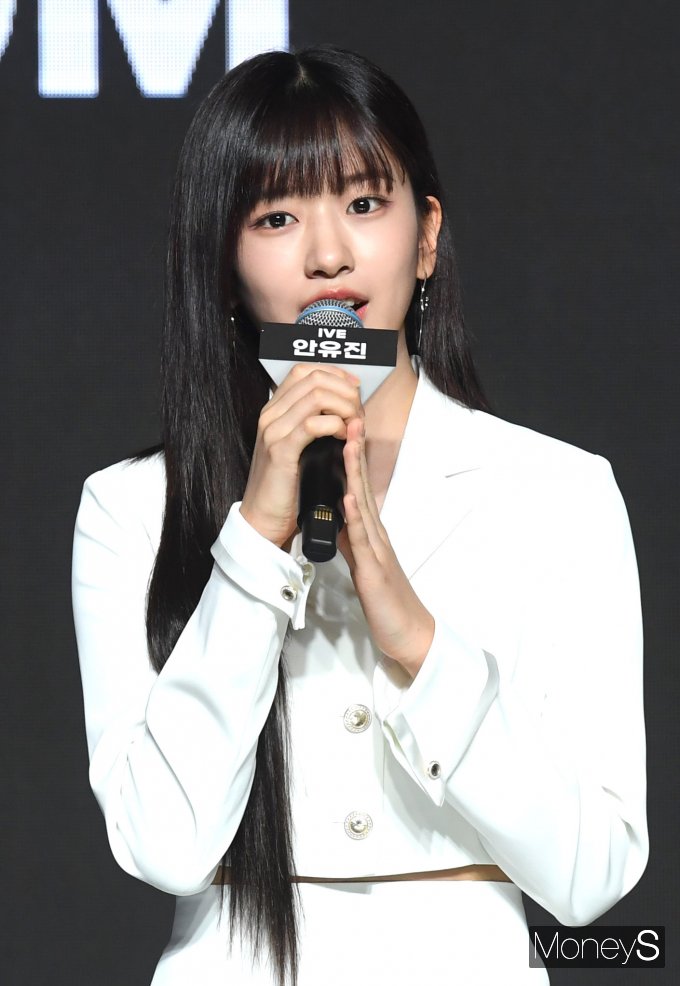 [머니S포토] 아이브 안유진, 눈에 쏙 들어오는 미모