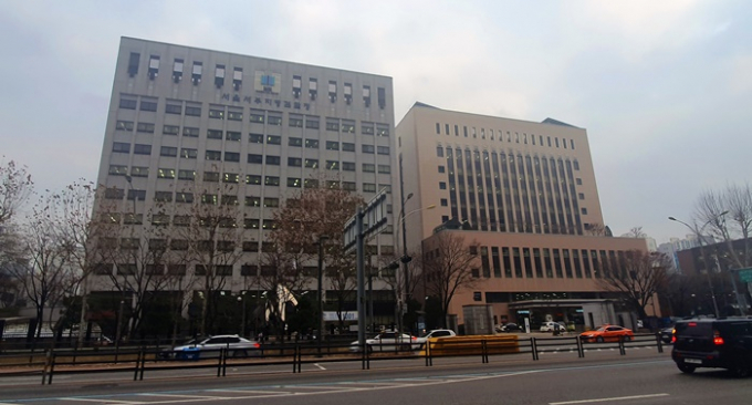 과거 사람을 물었던 개가 또 사람을 물어 견주가 벌금형을 선고받았다. 사진은 서울서부지법 전경. /사진=뉴스1