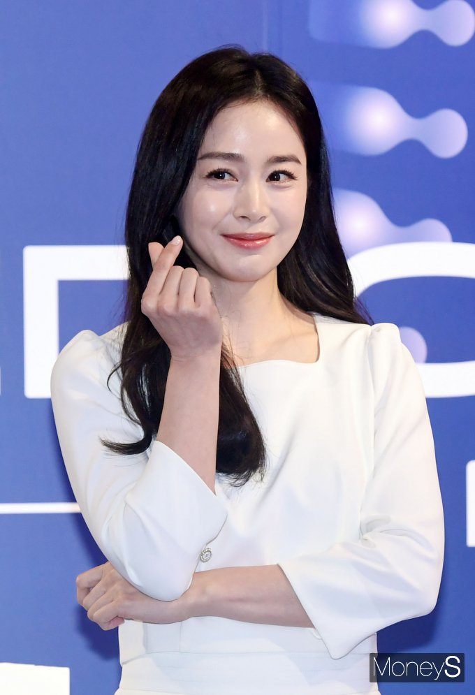 [머니S포토] 김태희, '40대 맞아? 20대 뺨치는 미모'