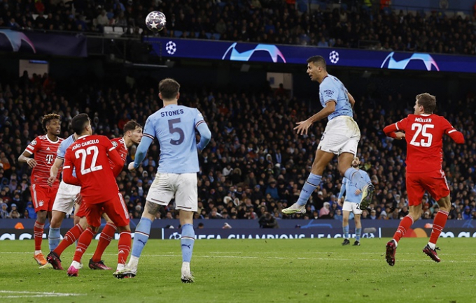 오는 20일 유럽축구연맹(UEFA) 챔피언스리그(UCL) 준결승 진출팀이 결정된다. 사진은 지난 12일 진행된 맨체스터 시티와 바이에른 뮌헨의 UCL 8강 1차전 경기 모습. /사진=로이터