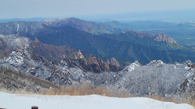 설악산 등산객이 사진을 찍으려다 추락해 사망했다. 사진은 설악산 전경으로 기사와 무관함. /사진=뉴스1