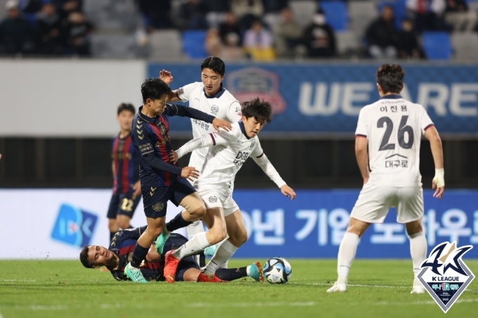 수원FC와 대구FC가 1-1로 비겼다.(한국프로축구연맹 제공)