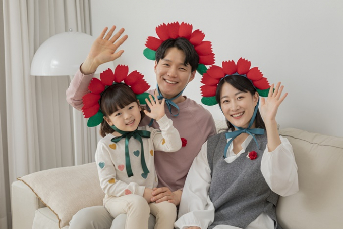  틀에 박힌 평범한 선물보다 독특한 걸 부모에게 드리고 싶은 Z세대의 신개념 효도방식이 화제다. /사진=이미지투데이