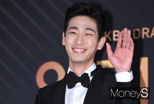 배우 윤박이 오는 9월2일 서울 모처에서 결혼한다. 사진은 지난 2019년 서울 영등포구 여의도 KBS 본관에서 열린 2019 KBS 연기대상 레드카펫 행사에 참석한 가수 임창정. /사진=장동규 기자