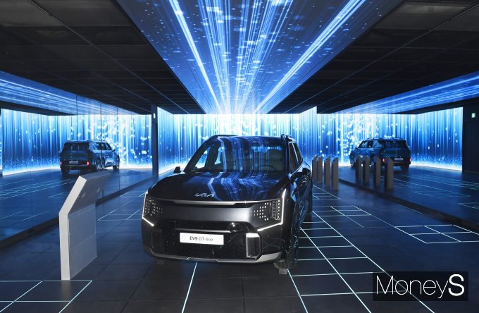 기아가 '기아 EV 언플러그드 그라운드'에 대형 전기 SUV 'EV9'을 체험할 수 있는 공간을 마련했다. /사진=장동규 기자