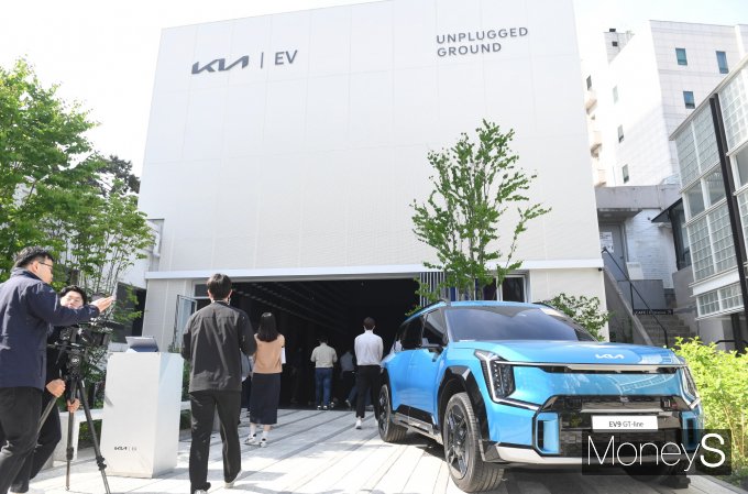 기아가 '기아 EV 언플러그드 그라운드'에 대형 전기 SUV EV9 체험 공간을 마련했다. /사진=장동규 기자