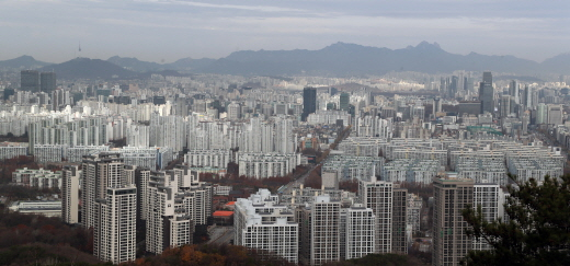 국회 국토교통위원회 법안심사소위원회가 분양 아파트의 '거주의무 폐지' 내용을 담은 '주택법 개정안'을 10일 심사할 것으로 보인다. /사진=뉴스1