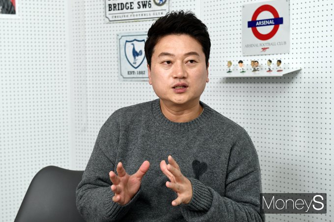 박문성 축구해설위원은 "사랑하는 축구와 관련된 일을 하며 먹고 사는 것이 즐겁고 행복하다"고 말한다. /사진=장동규 기자