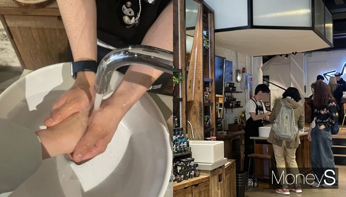 러쉬 명동역점에선 고객에게 손씻기, 족욕, 머리감기 등 다양한 체험을 제공하며 계속 대화를 이어간다. 사진은 러쉬 명동역점 내 마련된 체험 공간(오른쪽)과 해당 장소에서 직접 직원이 손을 씻겨주는 모습(왼쪽). /사진=정유진 기자