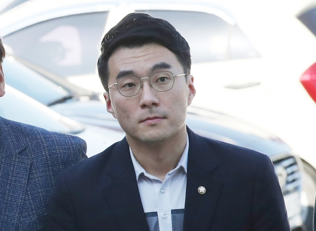사진은 지난 9일 서울 여의도 국회의원회관에서 이동하는 김남국 더불어민주당 의원. /사진=뉴시스