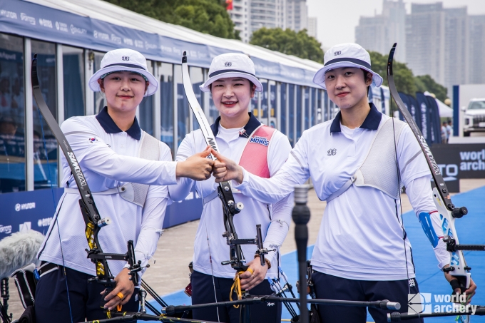 2023 현대 양궁 월드컵 2차 대회에서 여자 단체 금메달을 획득한 임시현,, 강채영, 안산(왼쪽부터) (대한양궁협회 제공)