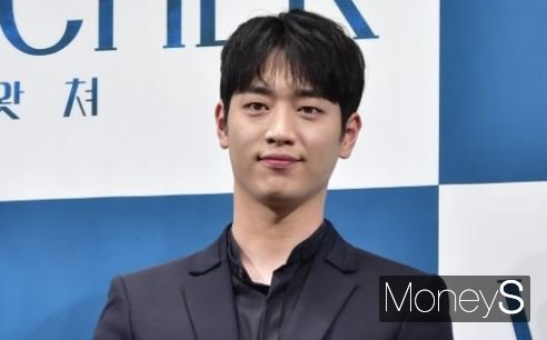 배우 서강준이 전역한다.사진은 2019년 7월 서울 논현동 임피리얼팰리스 서울에서 열린 OCN 새 토일 드라마 'WATCHER(극본 한상운, 연출 안길호)' 제작발표회에 참석한 서강준. /사진=임한별 기자
