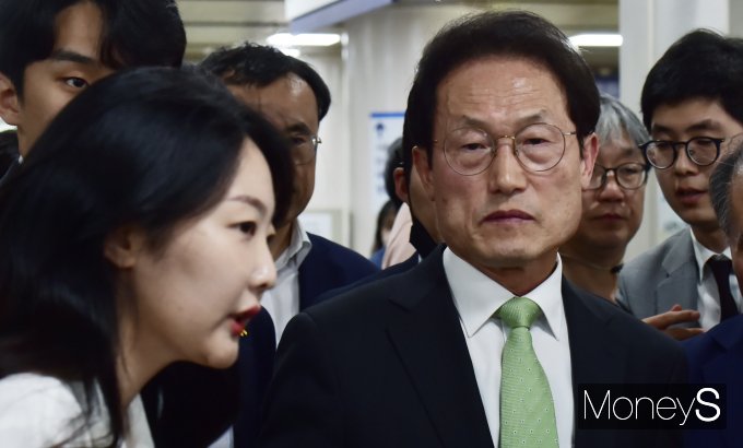 [머니S포토] 항소심 '첫' 공판 출석한 조희연 서울교육감