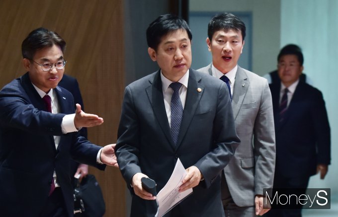 [머니S포토] 금융당국 김주현·이복현 '불공정거래 근절 유관기관 토론' 참석