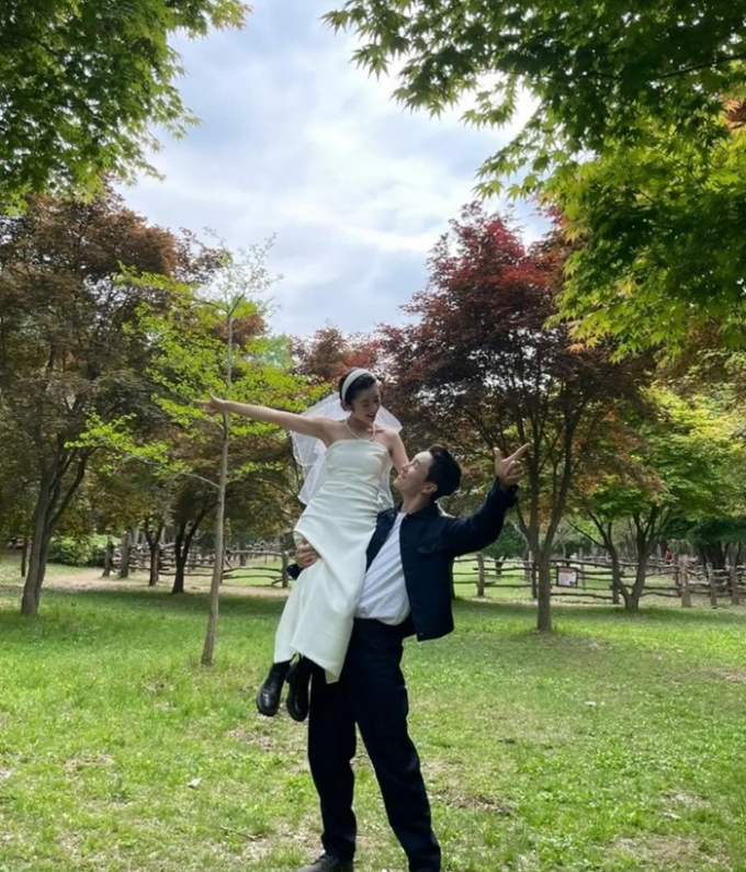 심형탁이 예비신부 사야와 촬영한 웨딩 사진을 공개했다. /사진=심형탁 인스타그램 캡처