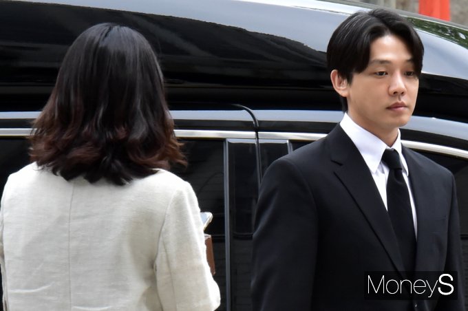 [머니S포토] 유아인 '마약류관리법 위반 혐의' 영장심사, 출석