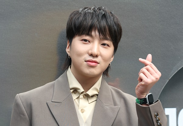 그룹 위너 강승윤에 군에 입대한다. 사진은 지난 3월 서울 성동구 '타임플릭 성수'에서 진행된 오픈 기념 포토콜 행사에 참석한 그룹 위너 멤버 강승윤. /사진=뉴스1