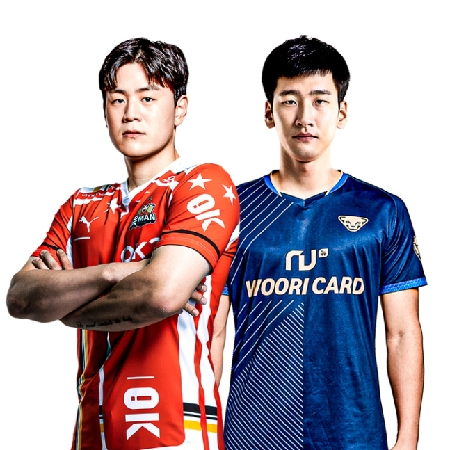 남자 프로배구 OK금융그룹과 우리카드가 송명근과 송희채의 트레이드를 단행했다. /사진= OK금융그룹