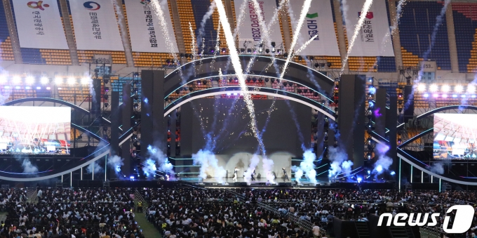 [사진] '2030 부산세계박람회' 유치 기원 드림콘서트