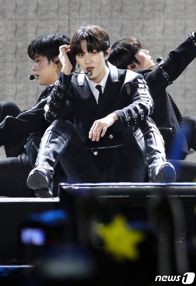 [사진] 골든차일드 봉재현, 빛이나네 빛이나