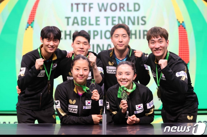 [사진] 대한민국 탁구 20년 만에 메달 3개 쾌거
