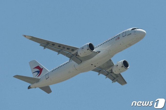 중국의 첫 자체 제작대형 여객기 C919 ⓒ AFP=뉴스1