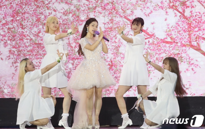 [사진] 홍자, 부산 드림콘서트 트롯에 핀 꽃