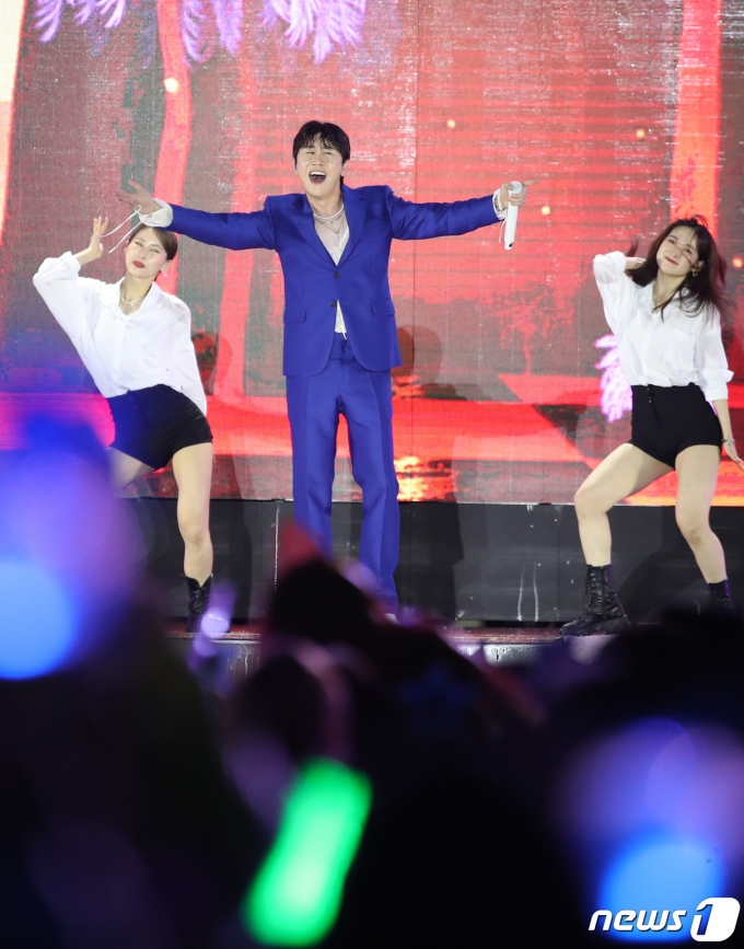 [사진] 영탁, 멋짐 찐찐찐 찐이야