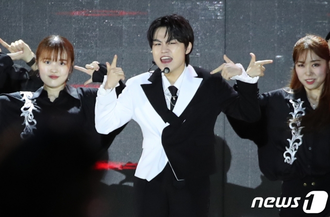 [사진] 황민우, 트롯천재