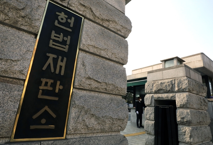 아동학대 관련 범죄로 처벌받은 어린이집 원장·보육교사에 대해 행정청이 재량으로 자격을 취소할 수 있도록 한 조치가 헌법에 어긋나지 않는다는 헌법재판소의 판단이 나왔다. /사진=뉴스1